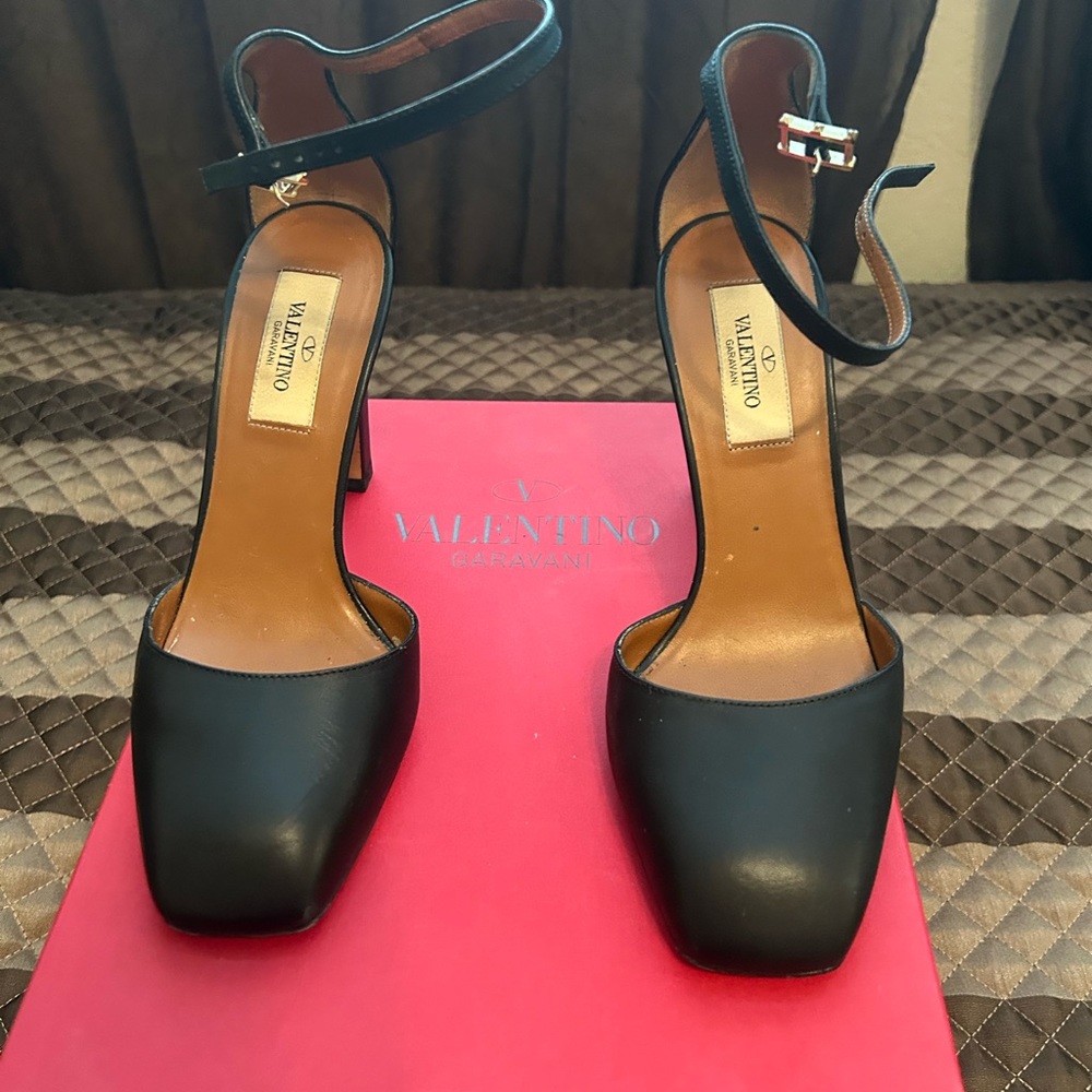 Valentino pumps size 37